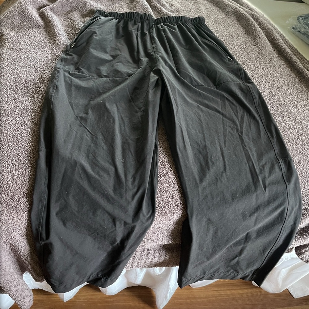 Lululemon wide leg women’s pants size 8 black